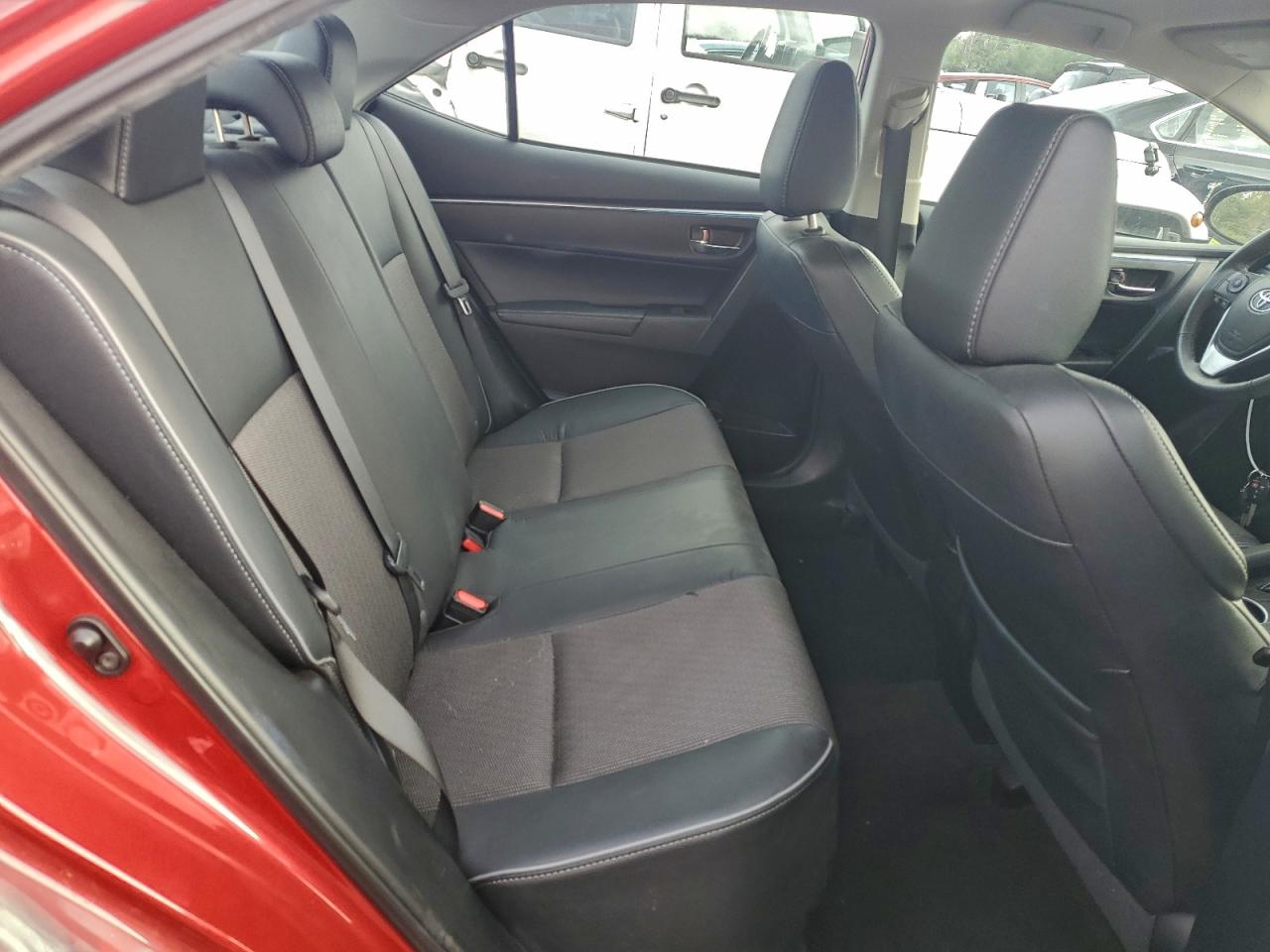 Toyota Corolla L Image 11