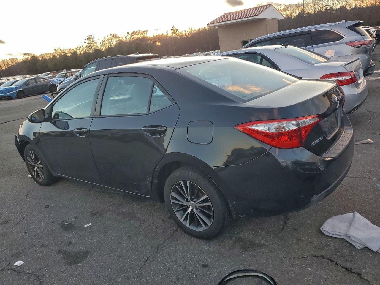 Toyota Corolla L Image 4