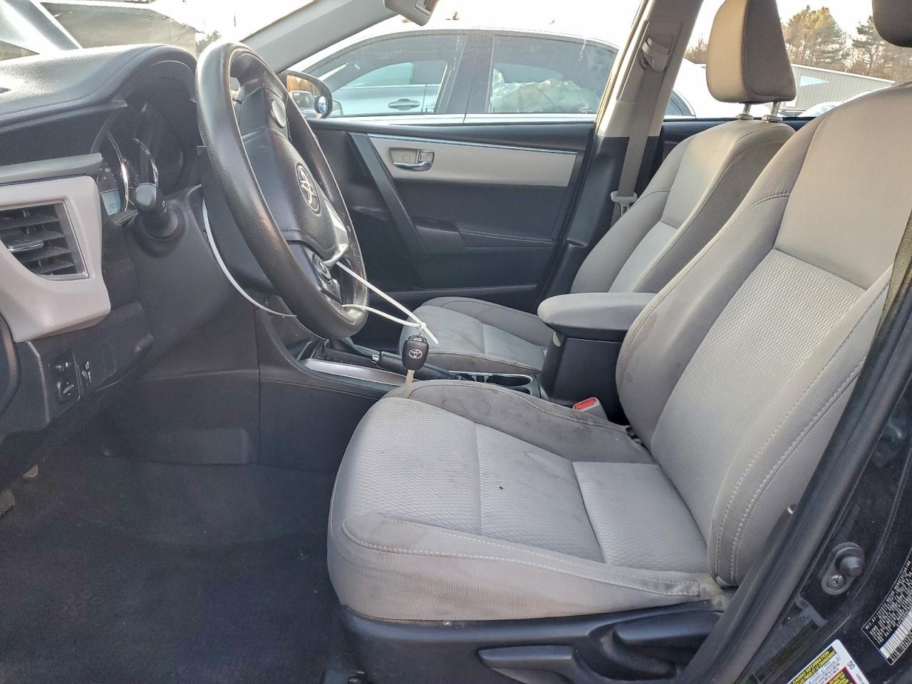 Toyota Corolla L Image 3