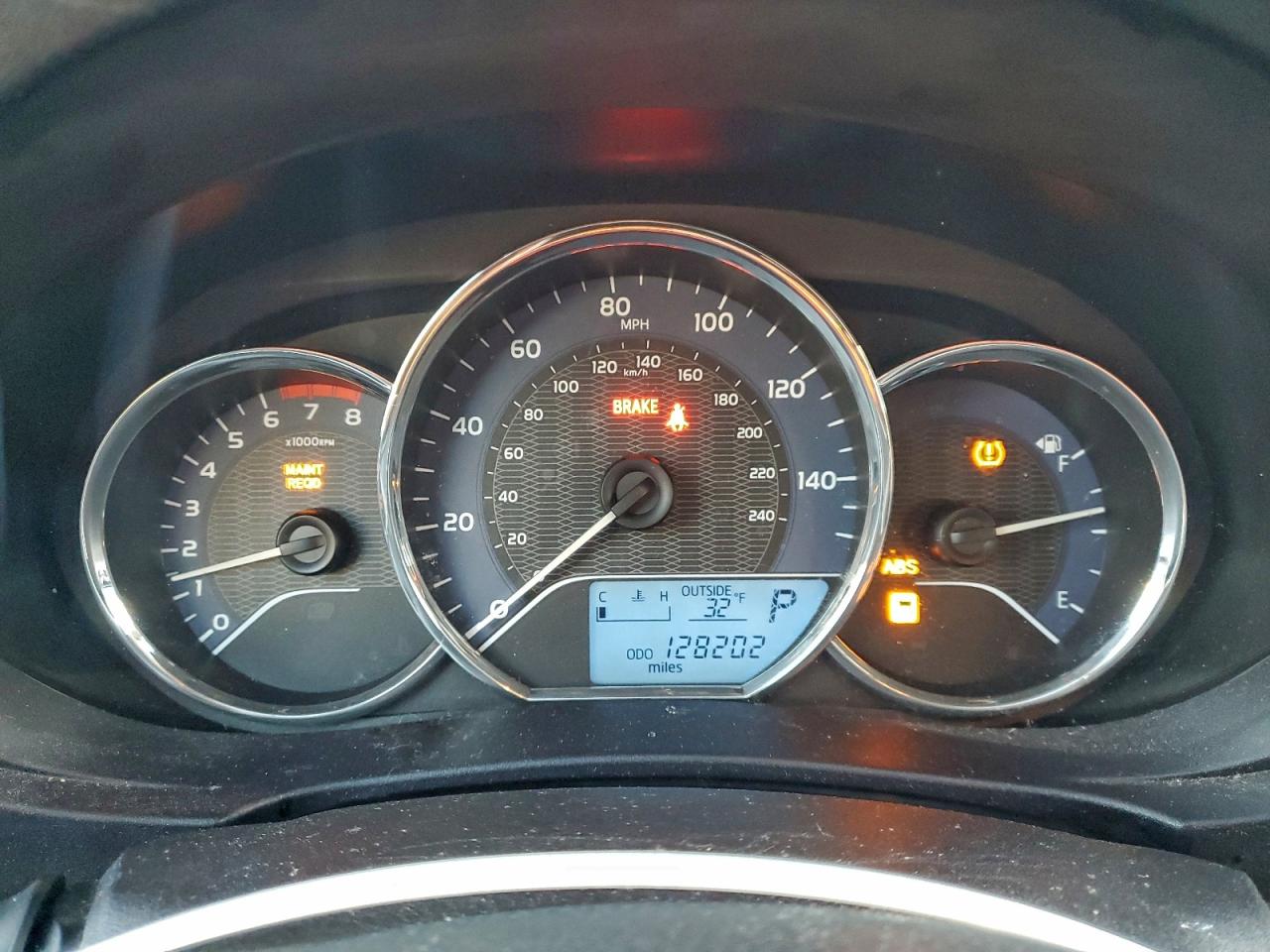 Toyota Corolla L Image 9