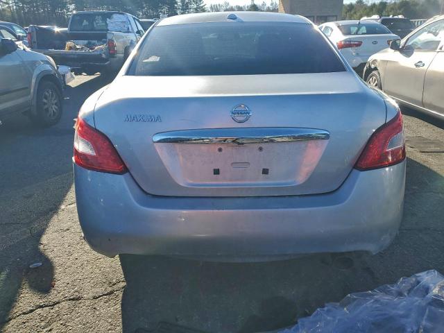 Nissan Maxima S Image 2