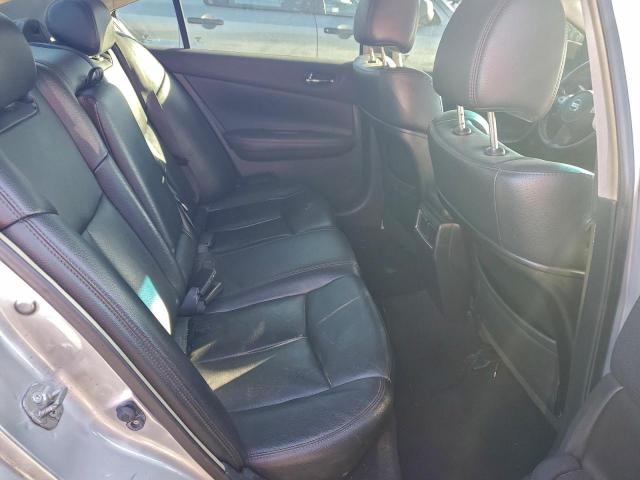 Nissan Maxima S Image 11