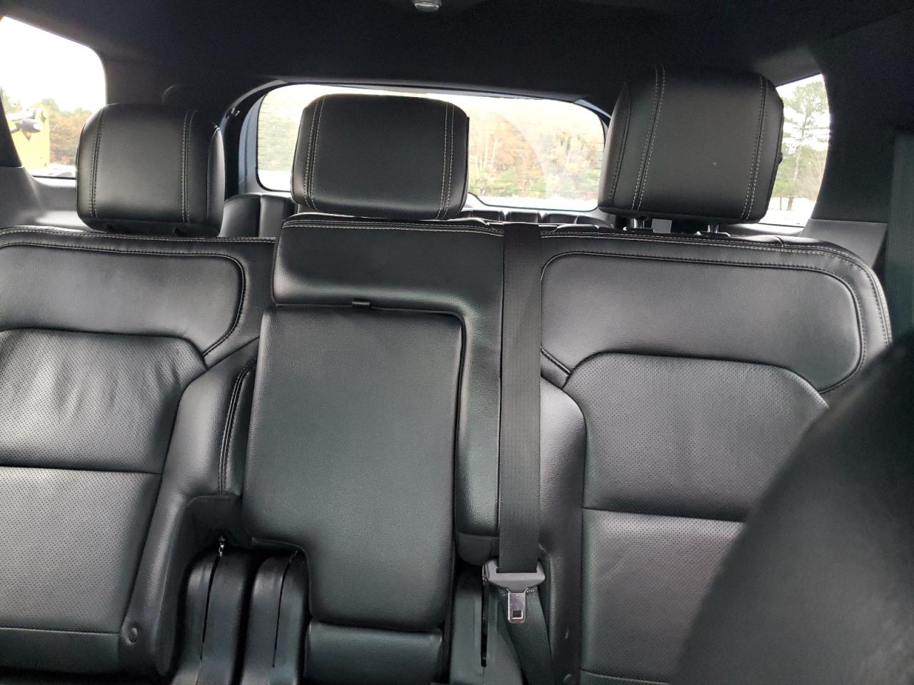 Ford Explorer Limited Image 13