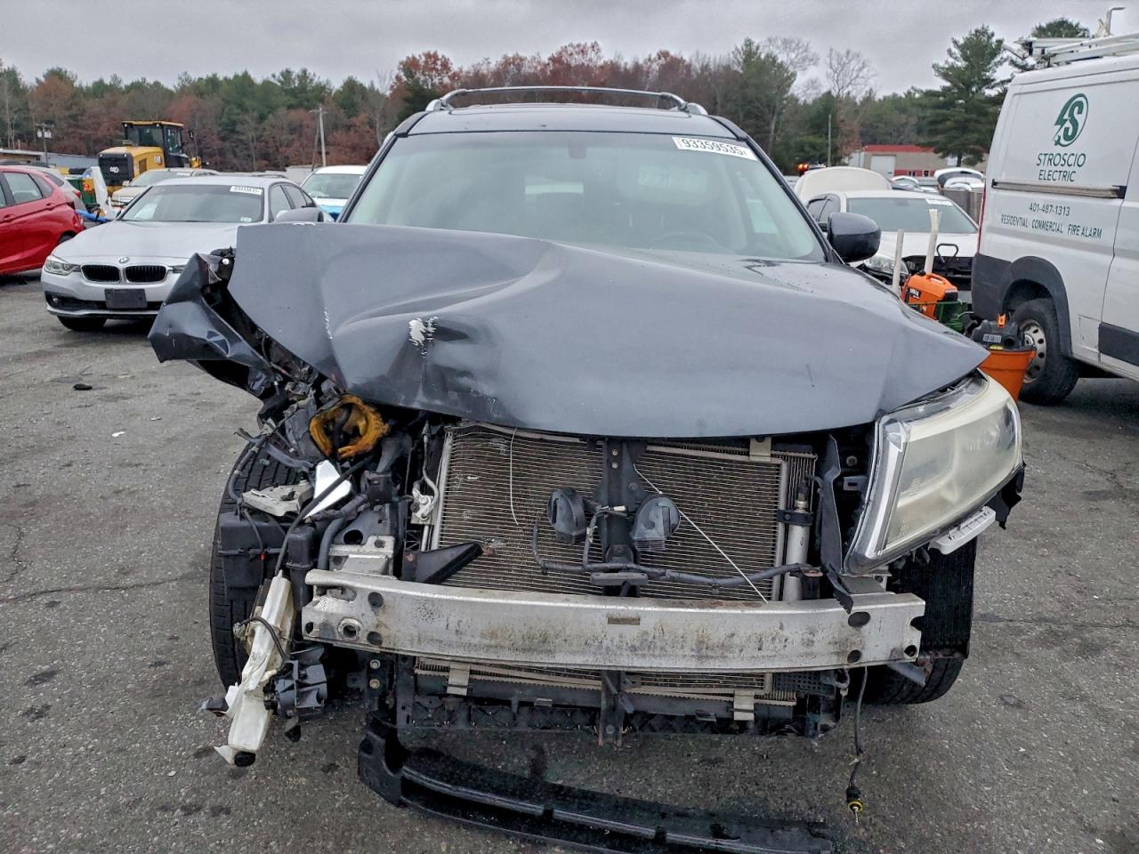 Nissan Pathfinder S Image 10