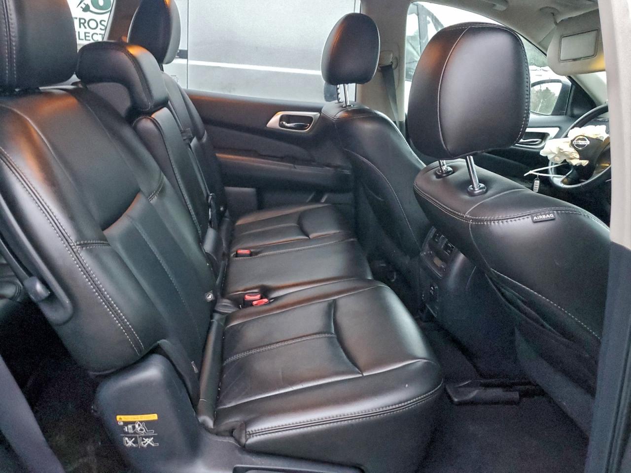 Nissan Pathfinder S Image 12