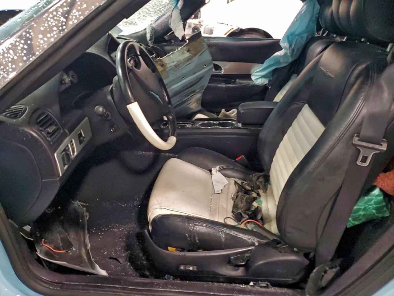 Ford Thunderbird Image 12