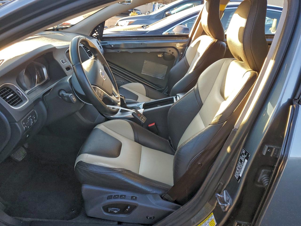 Volvo V60 Premier Image 10