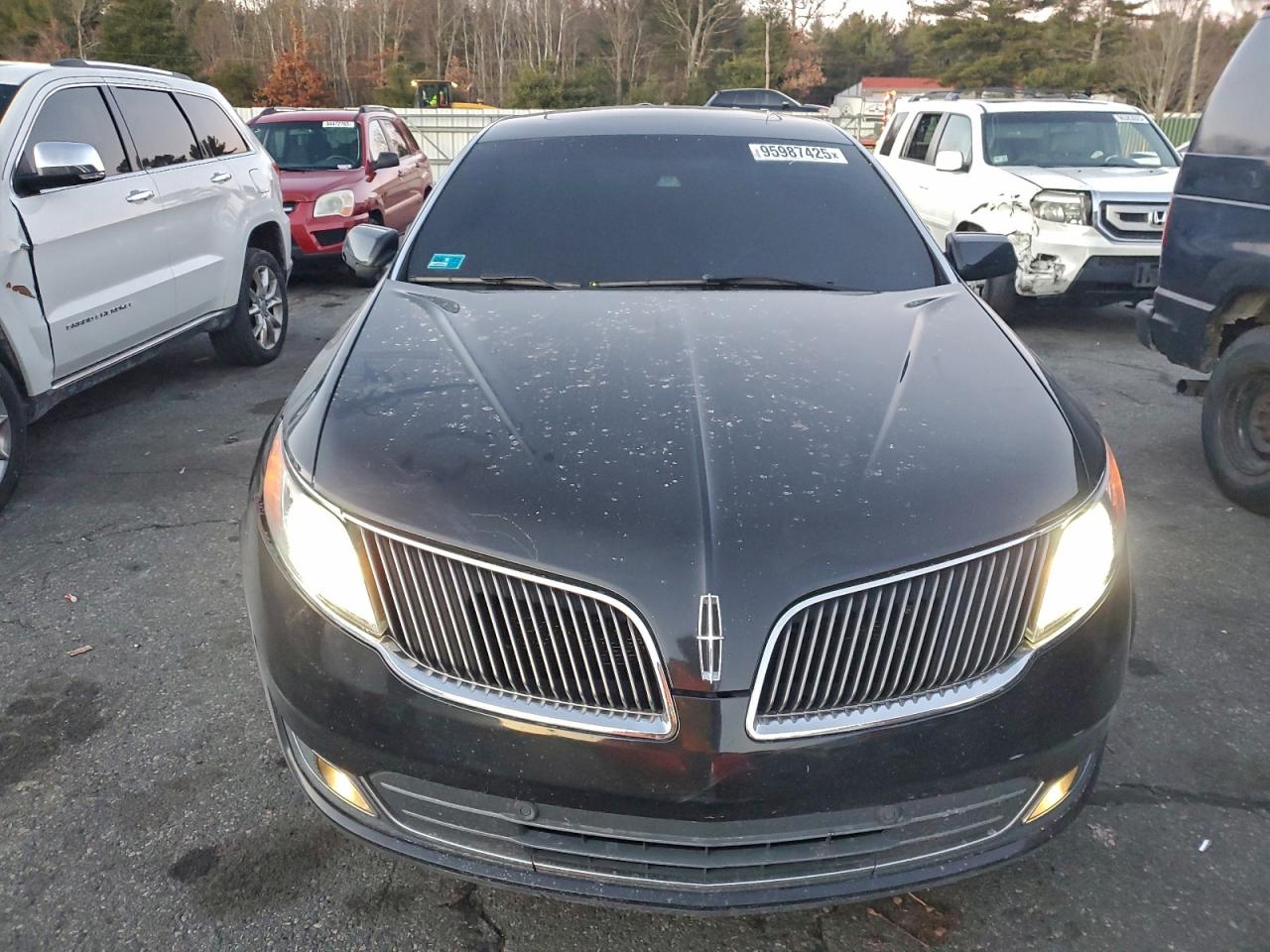 Lincoln MKS Image 9