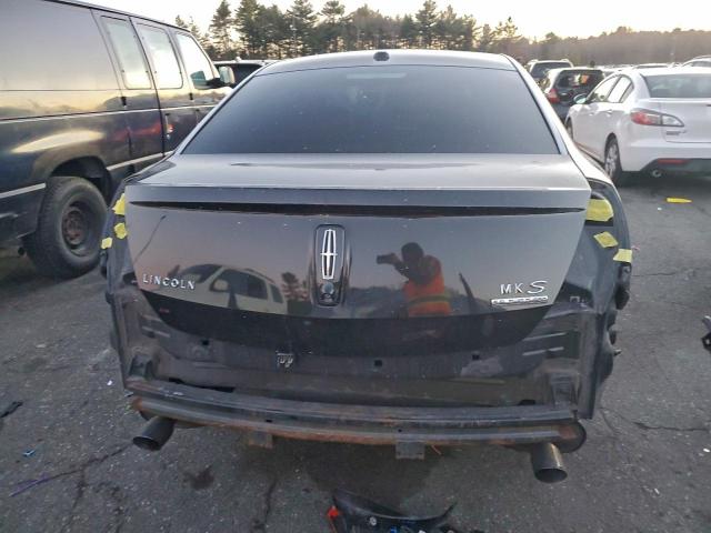 Lincoln MKS Image 11
