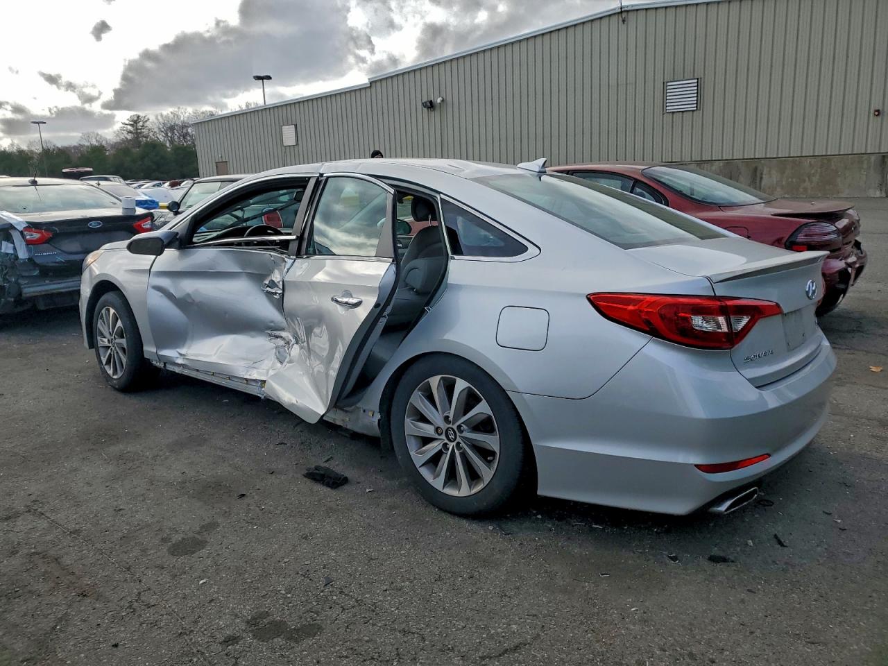Hyundai SONATA Sport Image 2