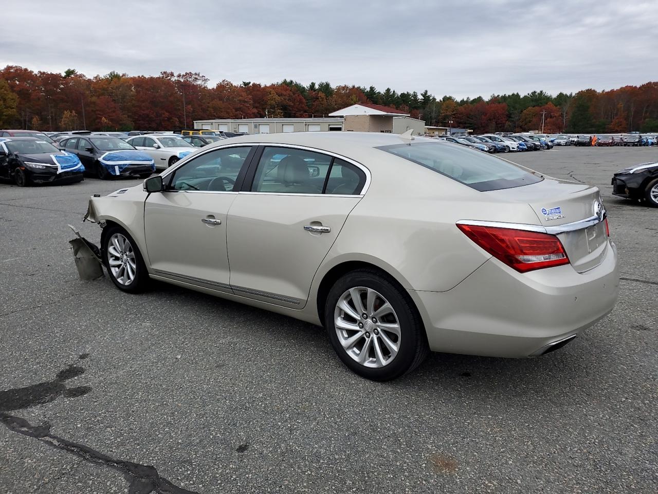 Buick LaCrosse Image 12
