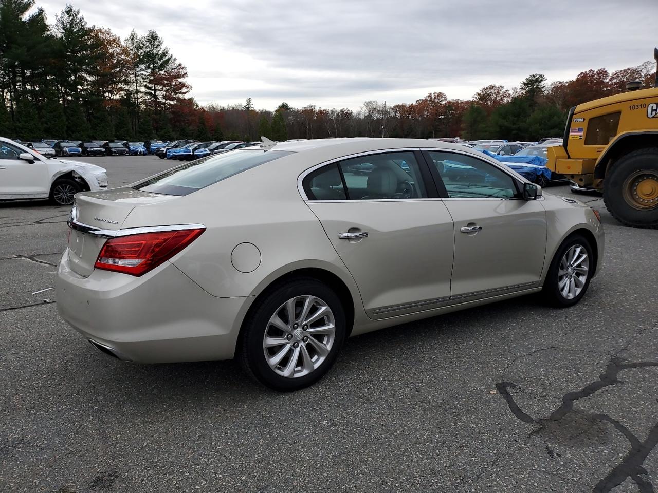 Buick LaCrosse Image 10