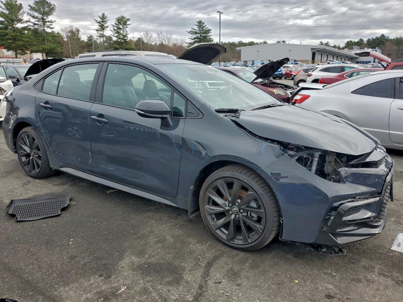 Toyota Corolla Xse Image 3