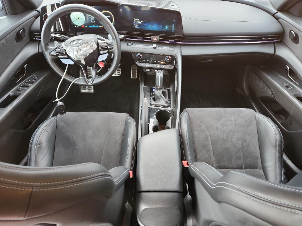 Hyundai ELANTRA Image 8