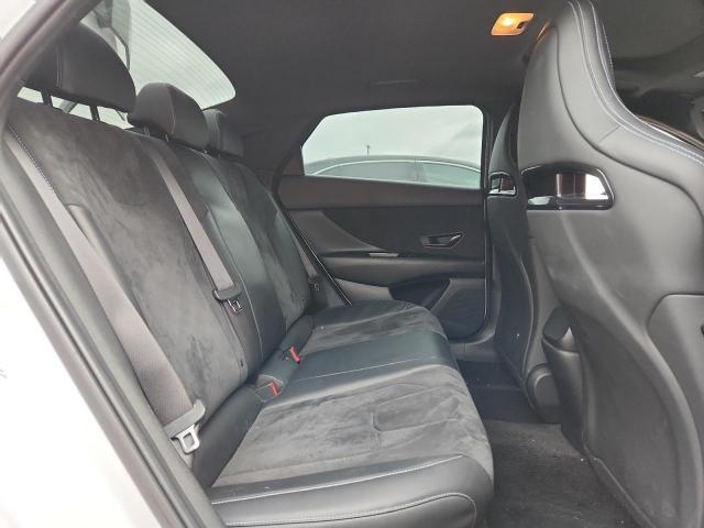 Hyundai ELANTRA Image 10