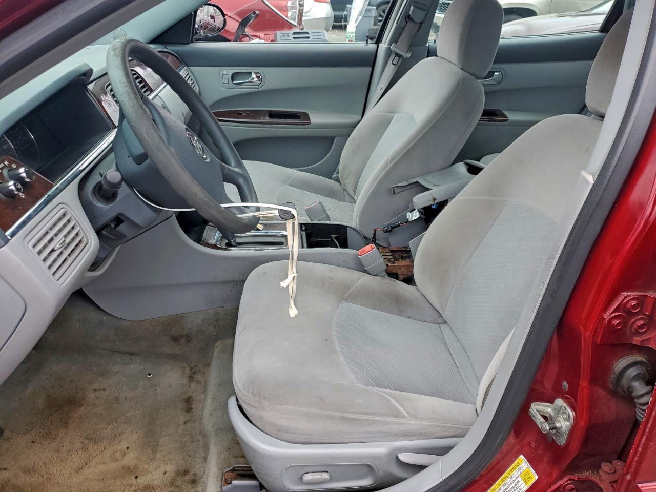 Buick LaCrosse Cx Image 4