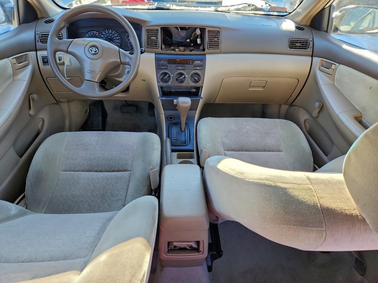 Toyota Corolla Ce Image 9