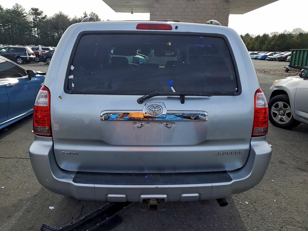 Toyota 4Runner Sr5 Image 3