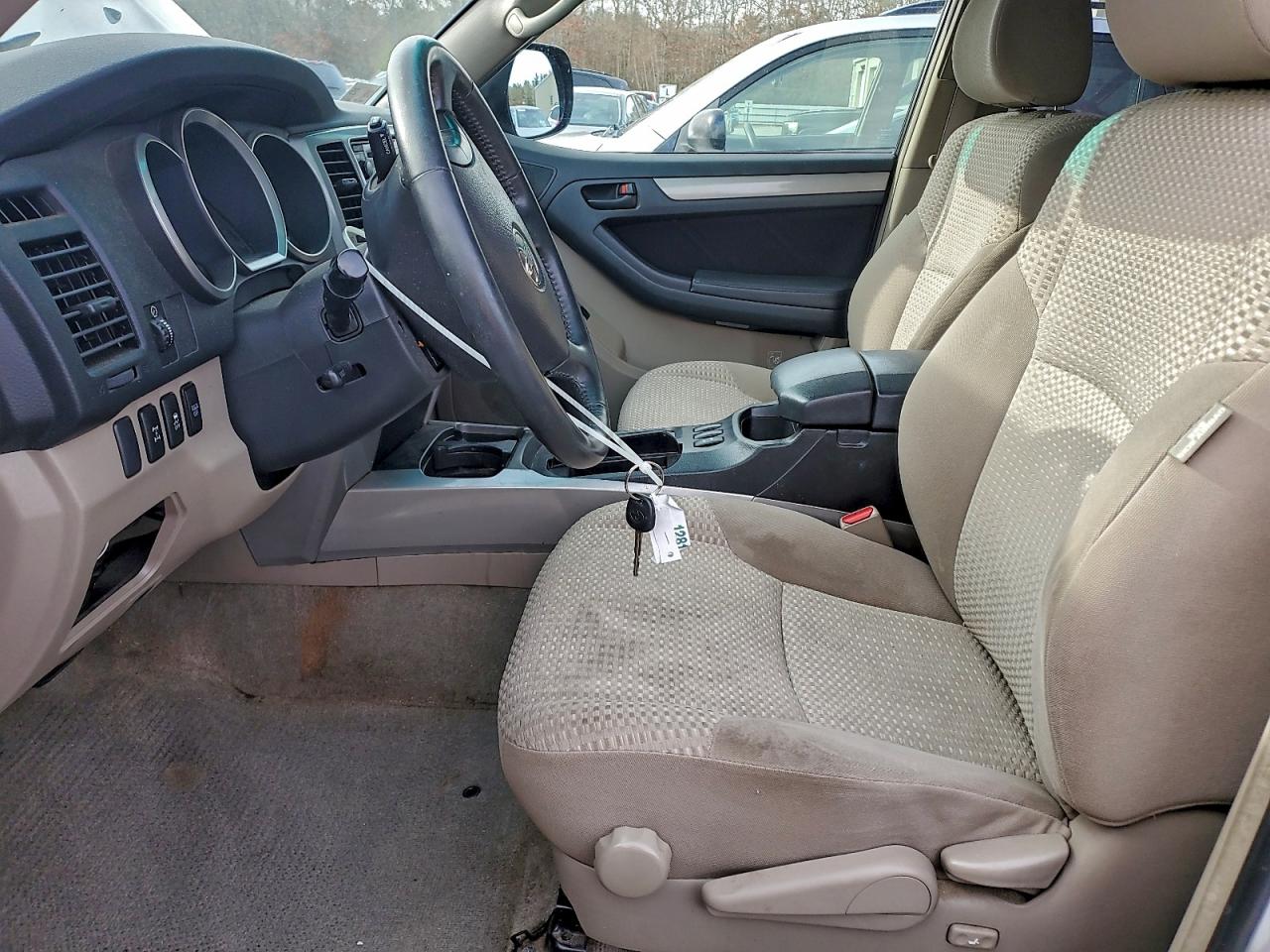 Toyota 4Runner Sr5 Image 6