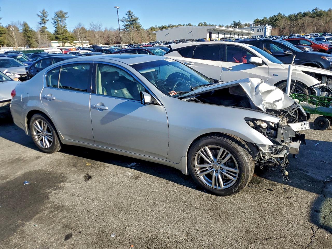 INFINITI G37 Image 2