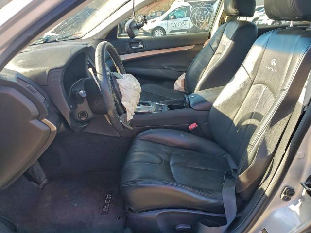 INFINITI G37 Image 8