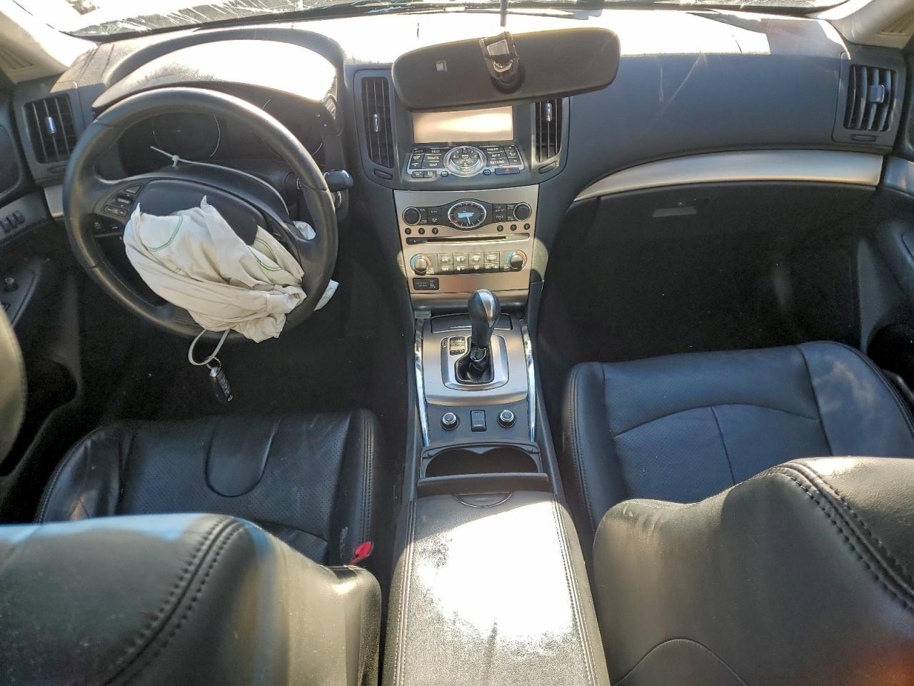 INFINITI G37 Image 10