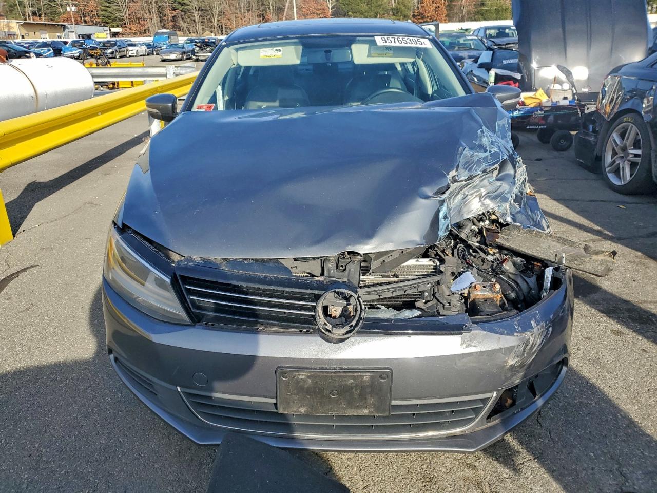 Volkswagen Jetta Se Image 5