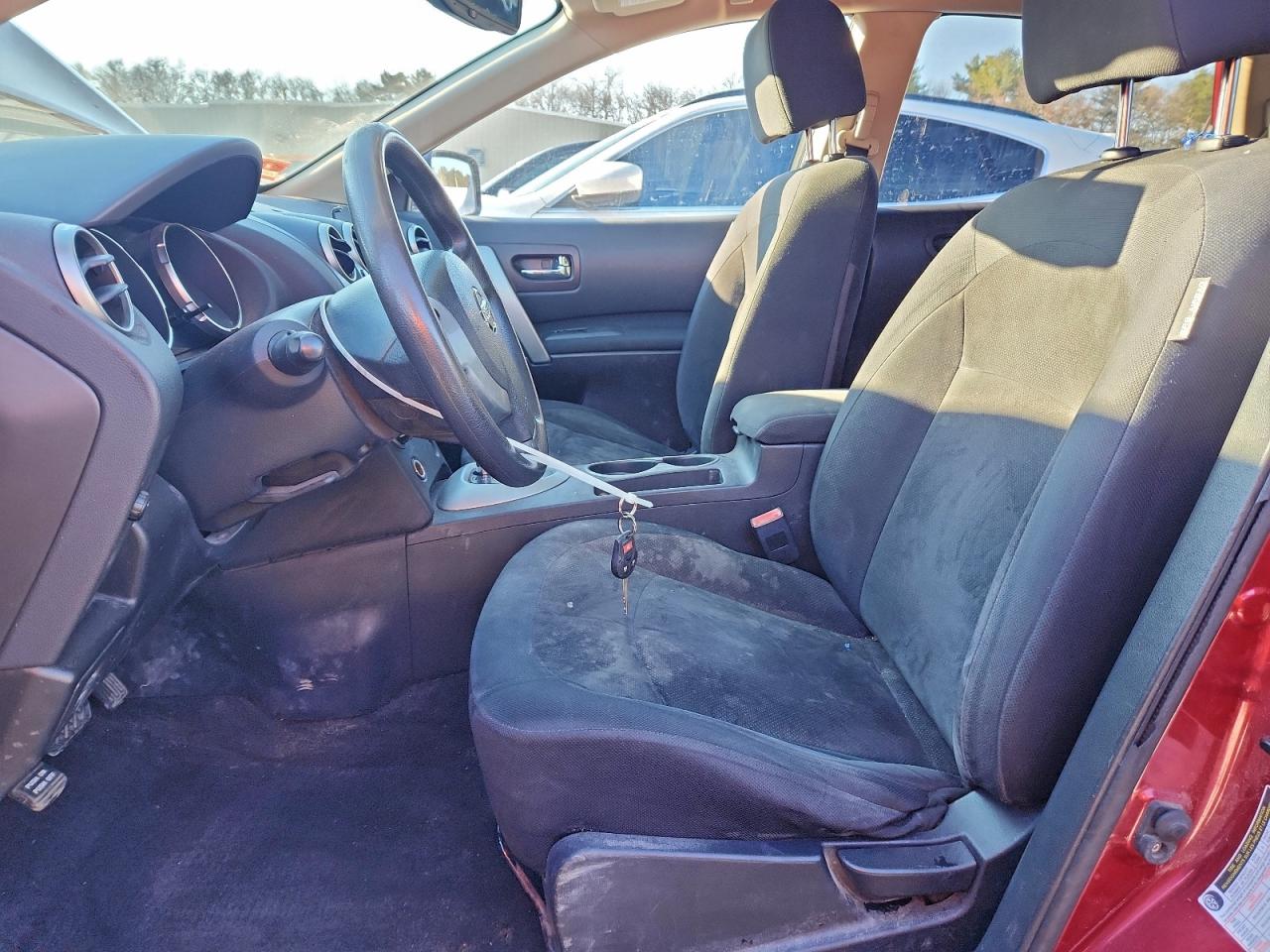 Nissan Rogue S Image 3