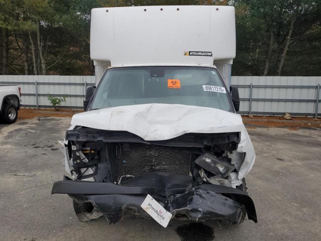 Chevrolet Express Image 4