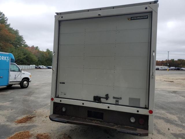 Chevrolet Express Image 13