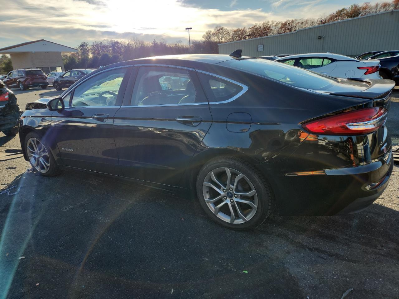 Ford Fusion Titanium Image 2