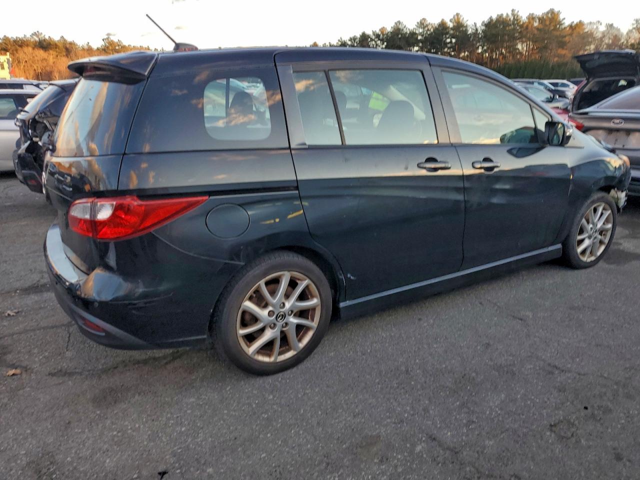 Mazda 5 Touring Image 3