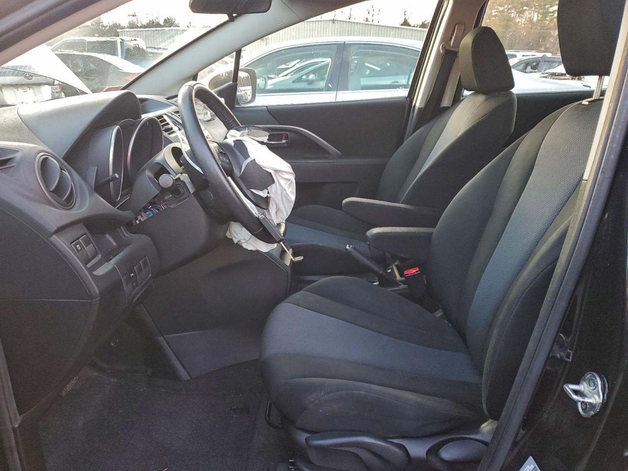 Mazda 5 Touring Image 9