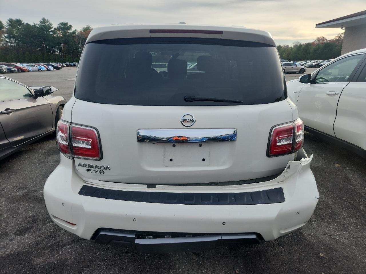 Nissan Armada Sv Image 11