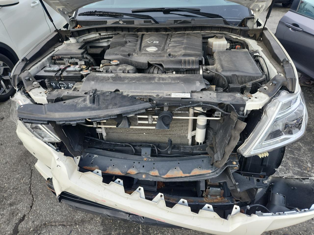 Nissan Armada Sv Image 4