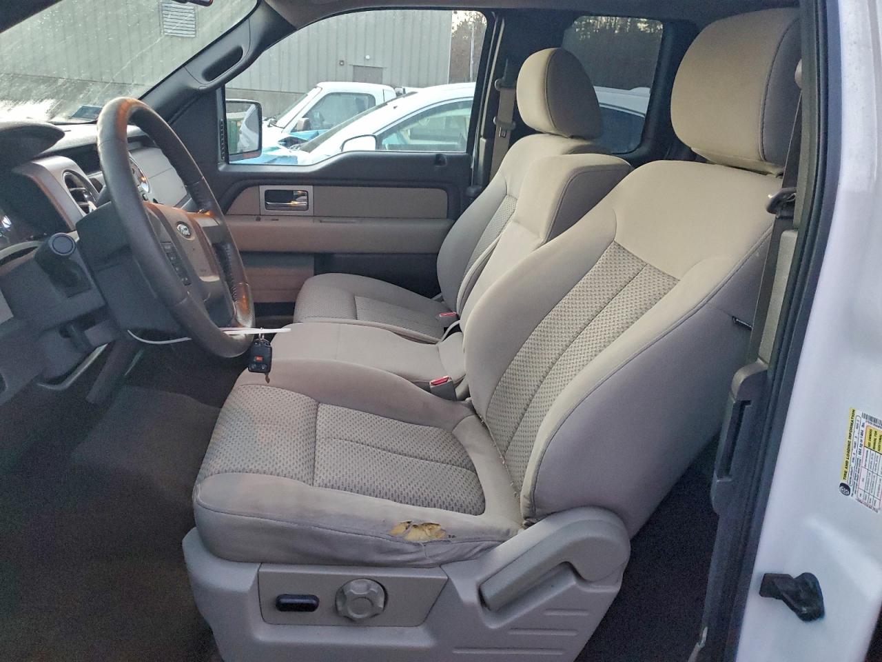 Ford F-150 Super Cab Image 3