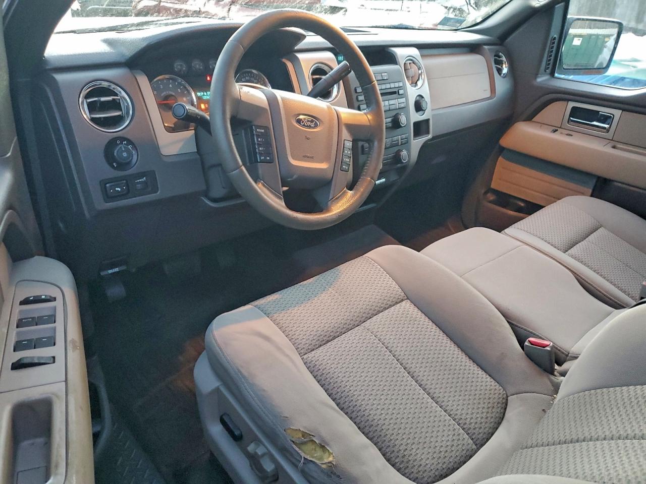 Ford F-150 Super Cab Image 5