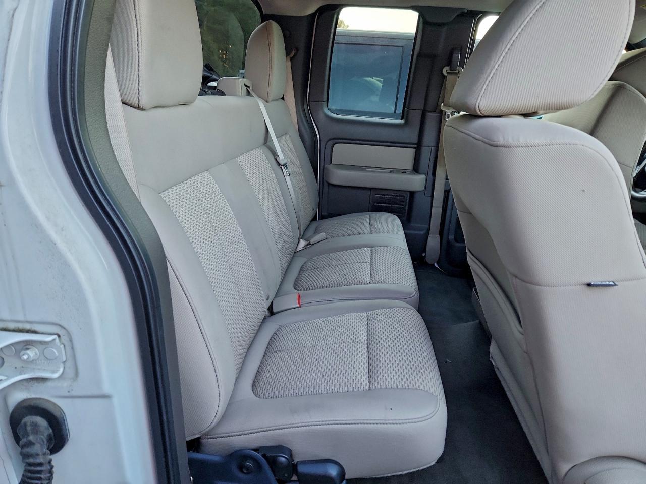 Ford F-150 Super Cab Image 9