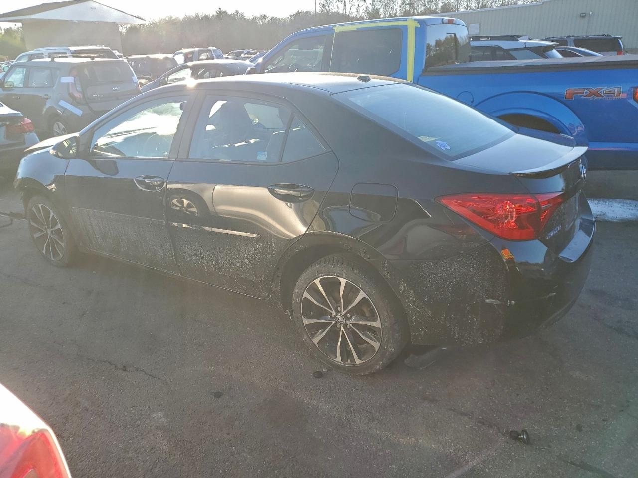 Toyota Corolla L Image 3