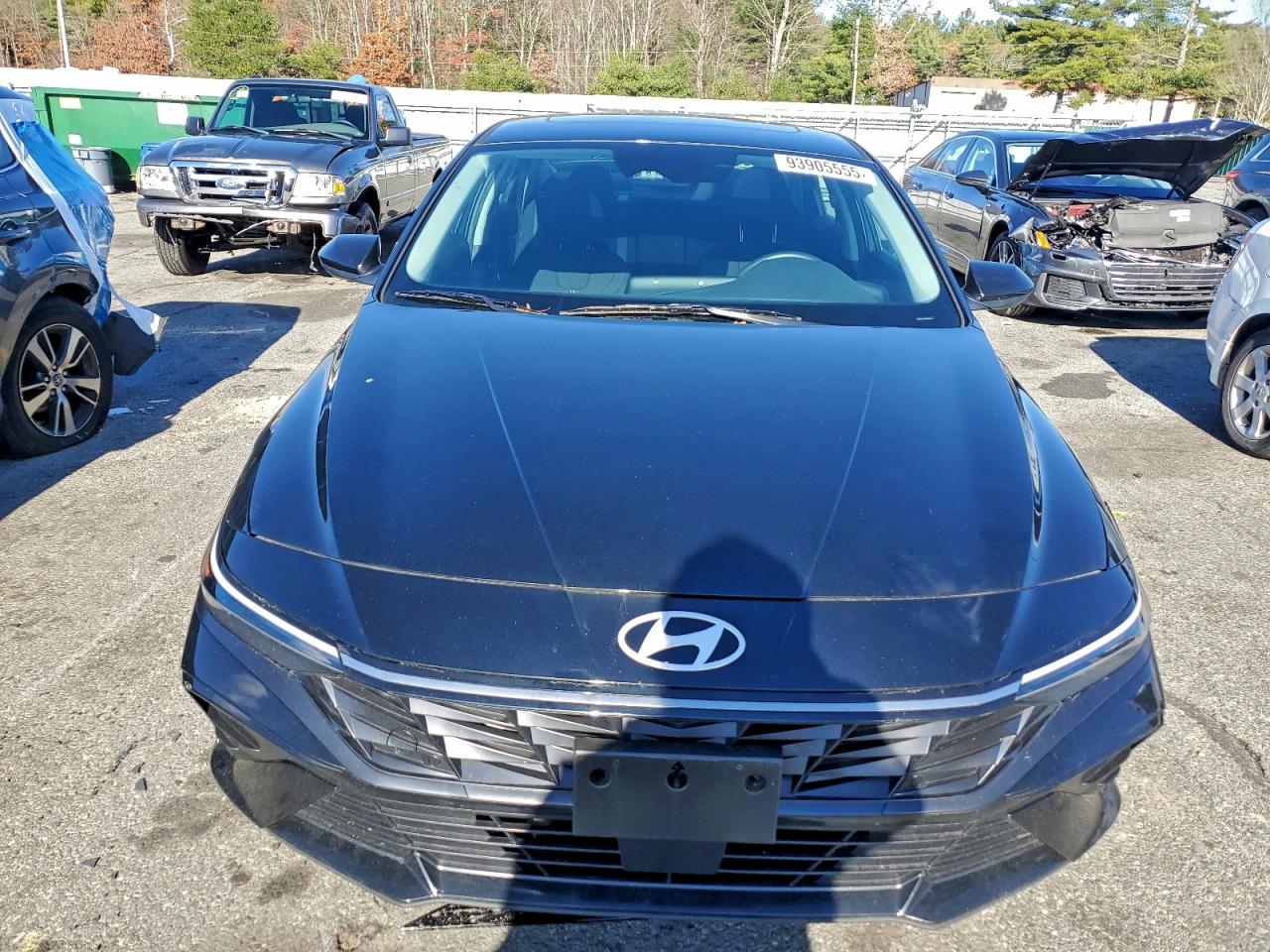 Hyundai ELANTRA Sel Image 4