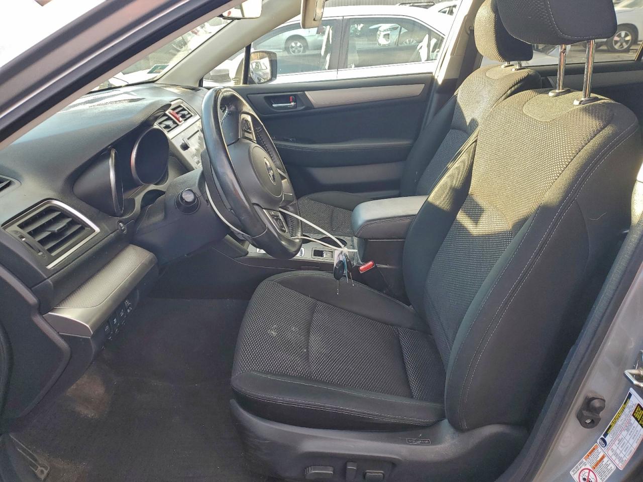 Subaru Outback 2.5i Premium Image 4