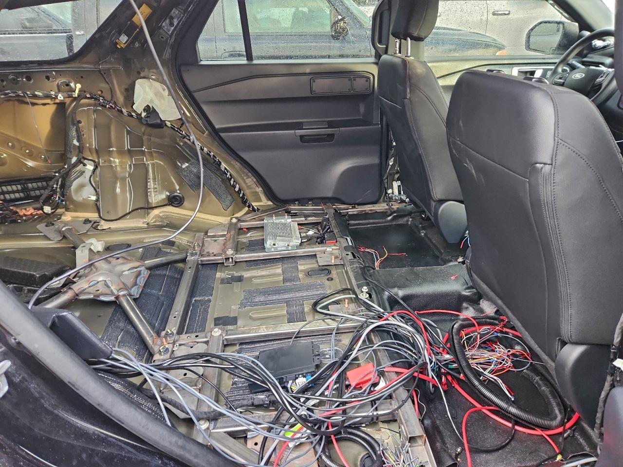 Ford Explorer Police Interceptor Image 10