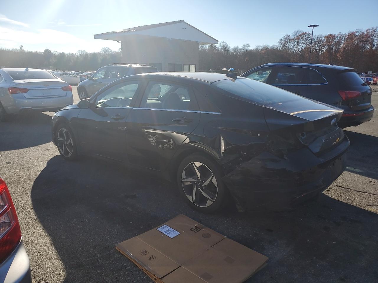 Hyundai ELANTRA Limited Image 2