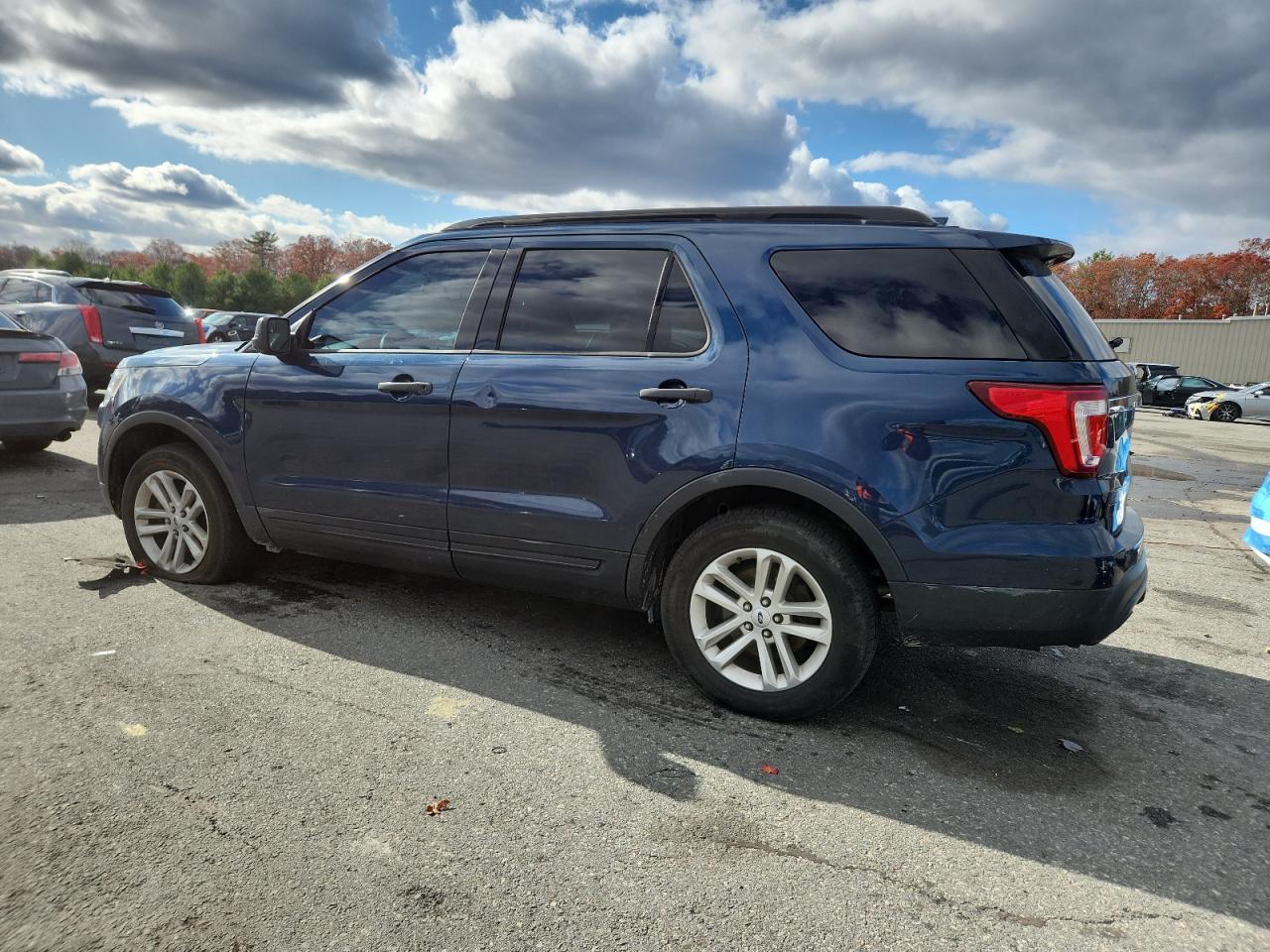 Ford Explorer Image 13