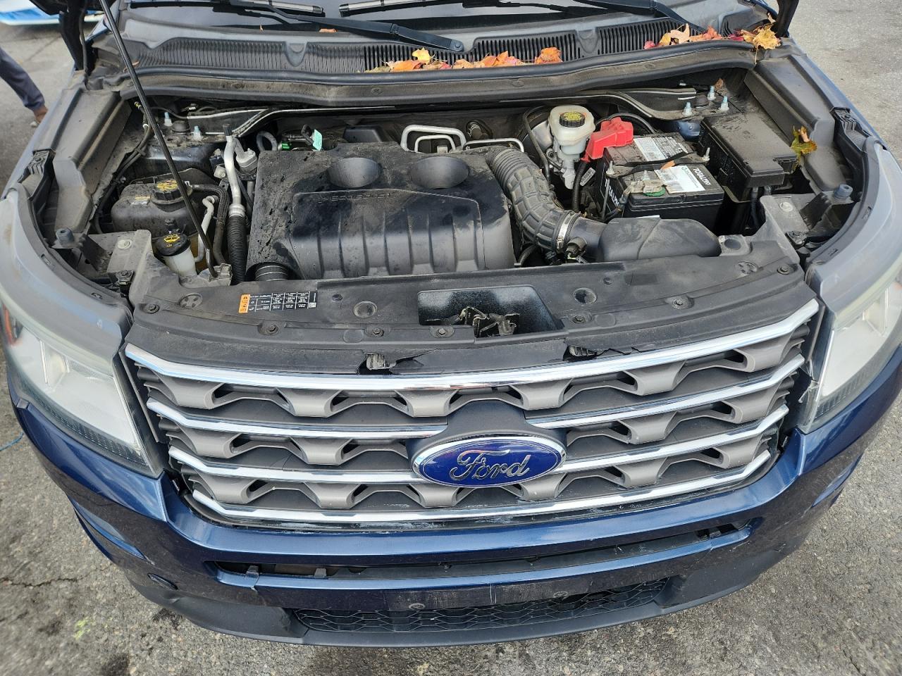Ford Explorer Image 6