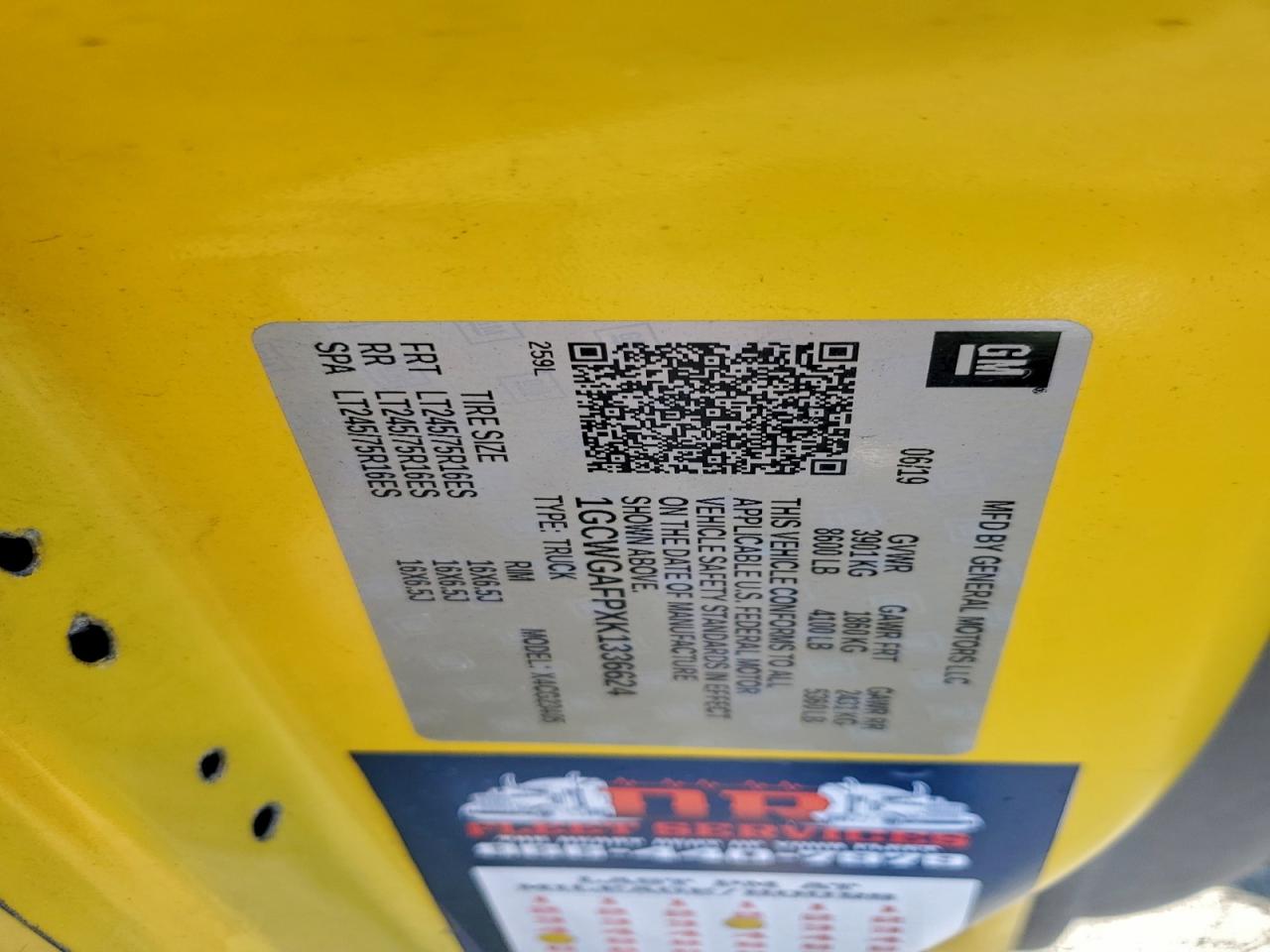 Chevrolet Express Image 9