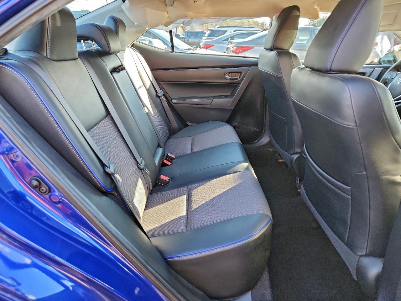 Toyota Corolla L Image 6