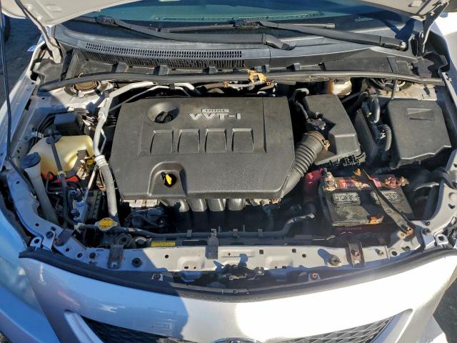 Toyota Corolla Base Image 9