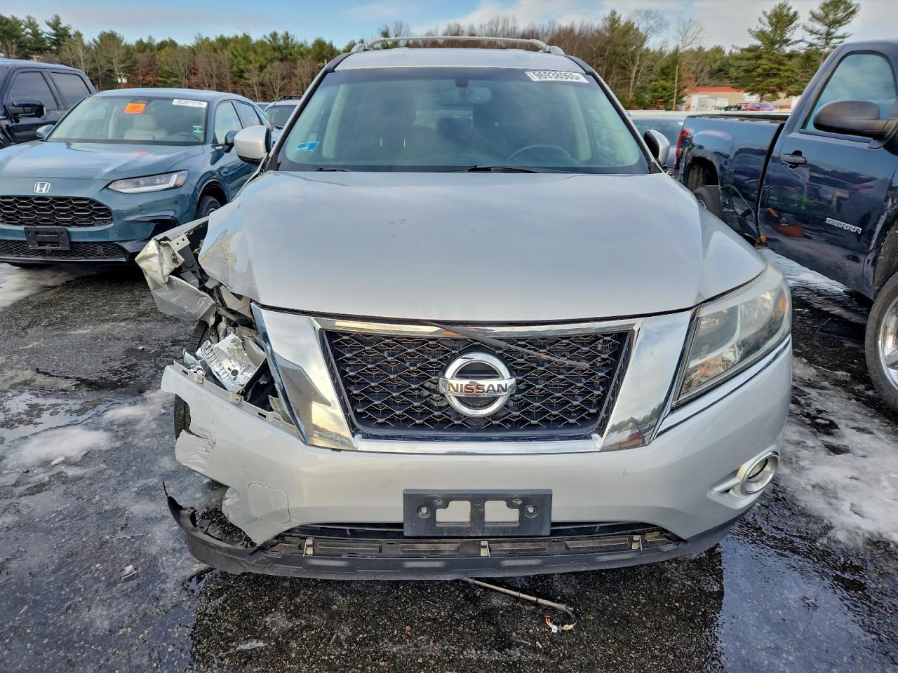 Nissan Pathfinder S Image 6
