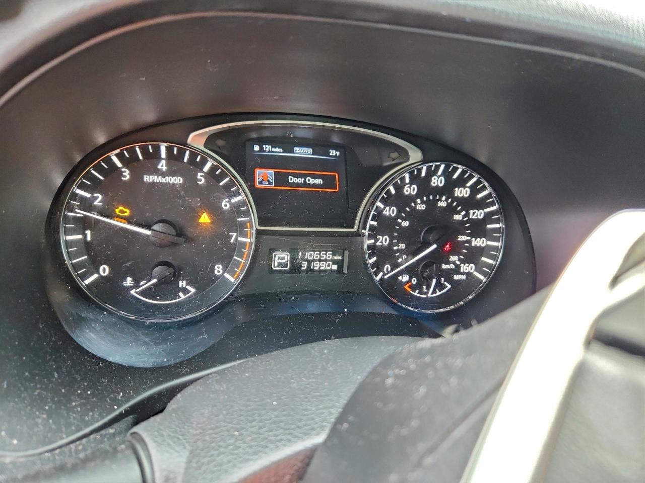 Nissan Pathfinder S Image 11